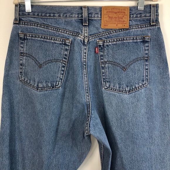 Vintage Levi’s 560 Loose Fit Tappered Leg Jeans - Picture 6 of 9